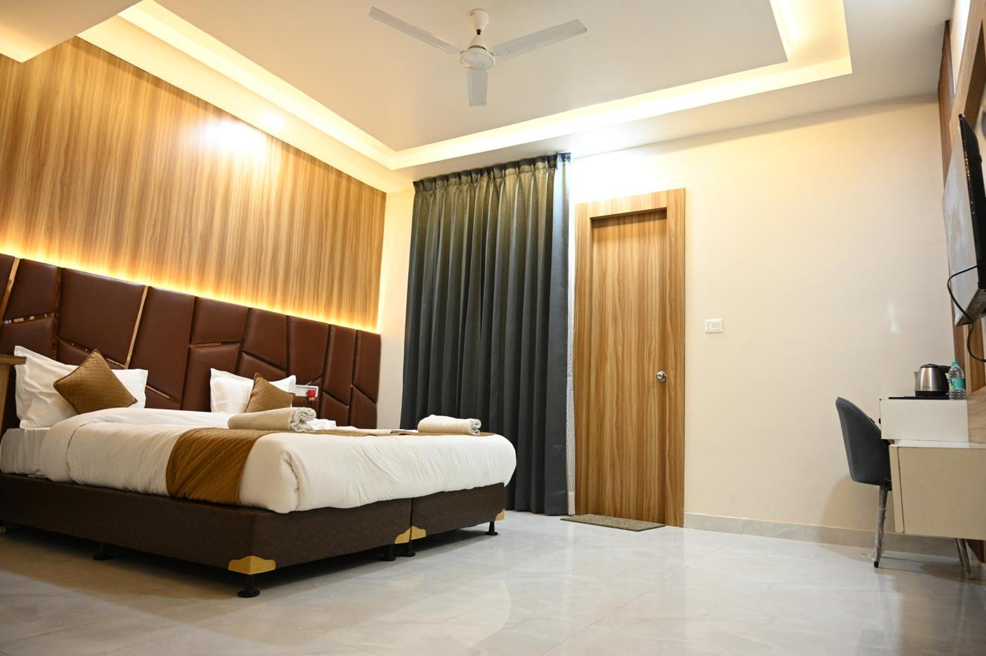 The Janki Hotel Ayodhya Exterior photo