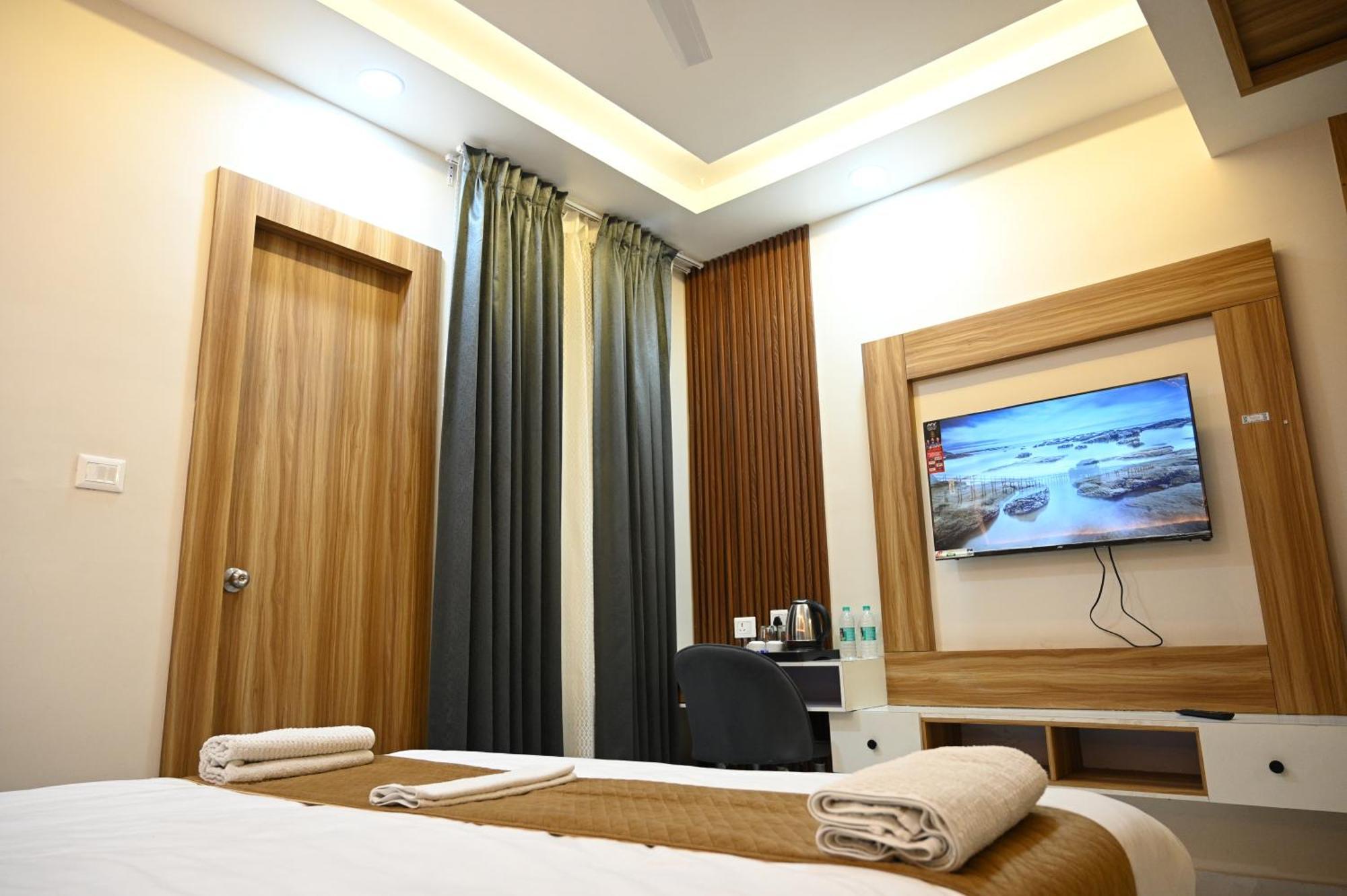 The Janki Hotel Ayodhya Exterior photo